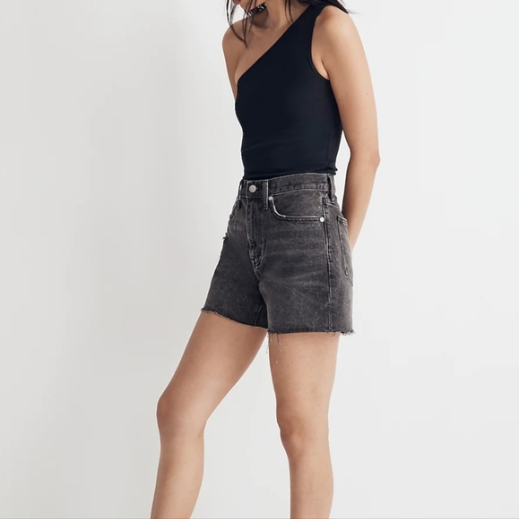 Madewell Pants - MADEWELL RELAXED MID-LENGTH DEMIN SHORTS size 25